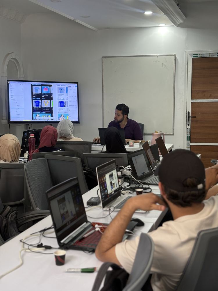 العمل على أدوات الذكاء الاصطناعي